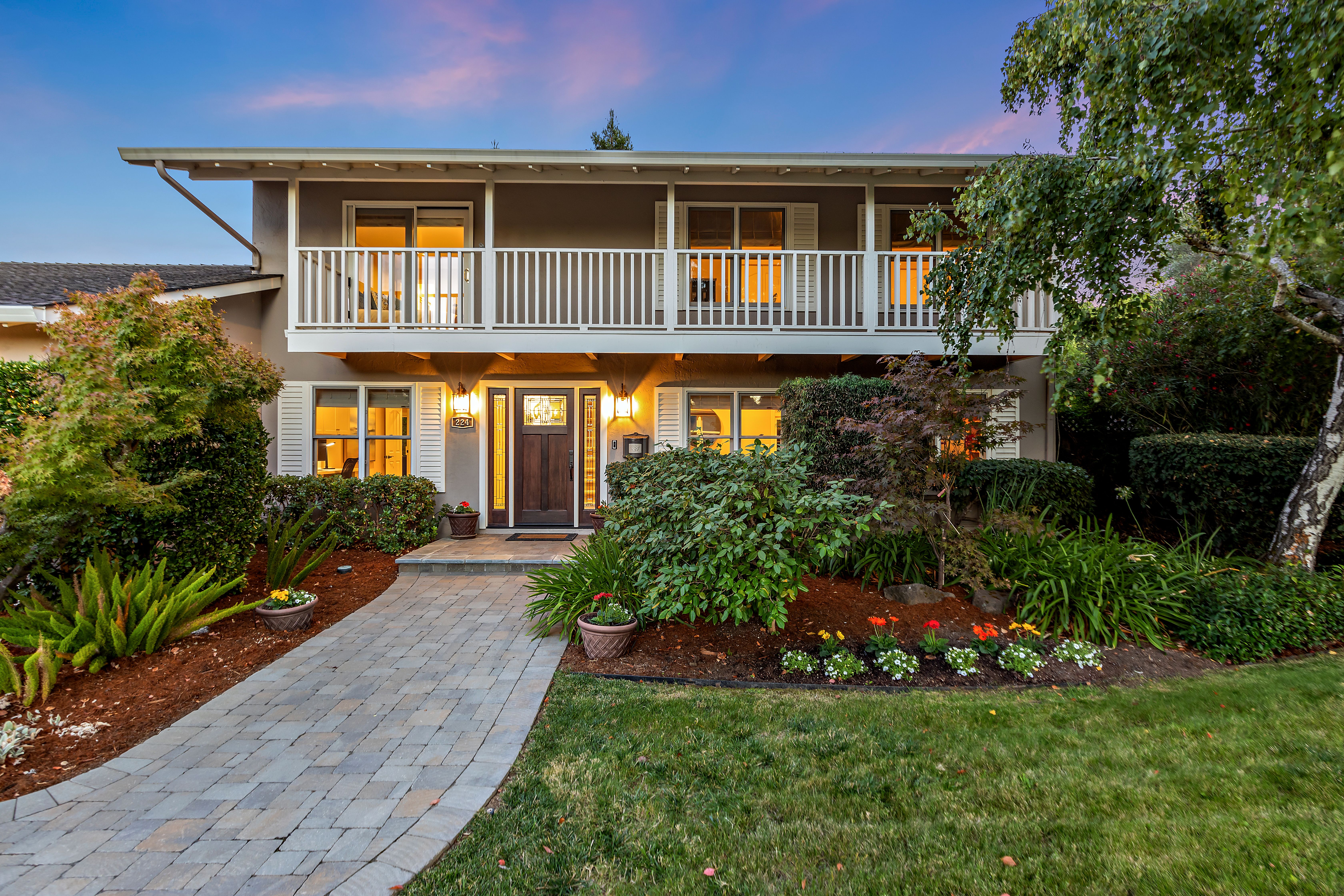 Great Two-Story Home in Los Gatos Belwood Neighborhood