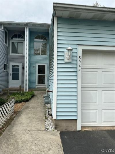 Sextant Dr, Baldwinsville, NY 13027