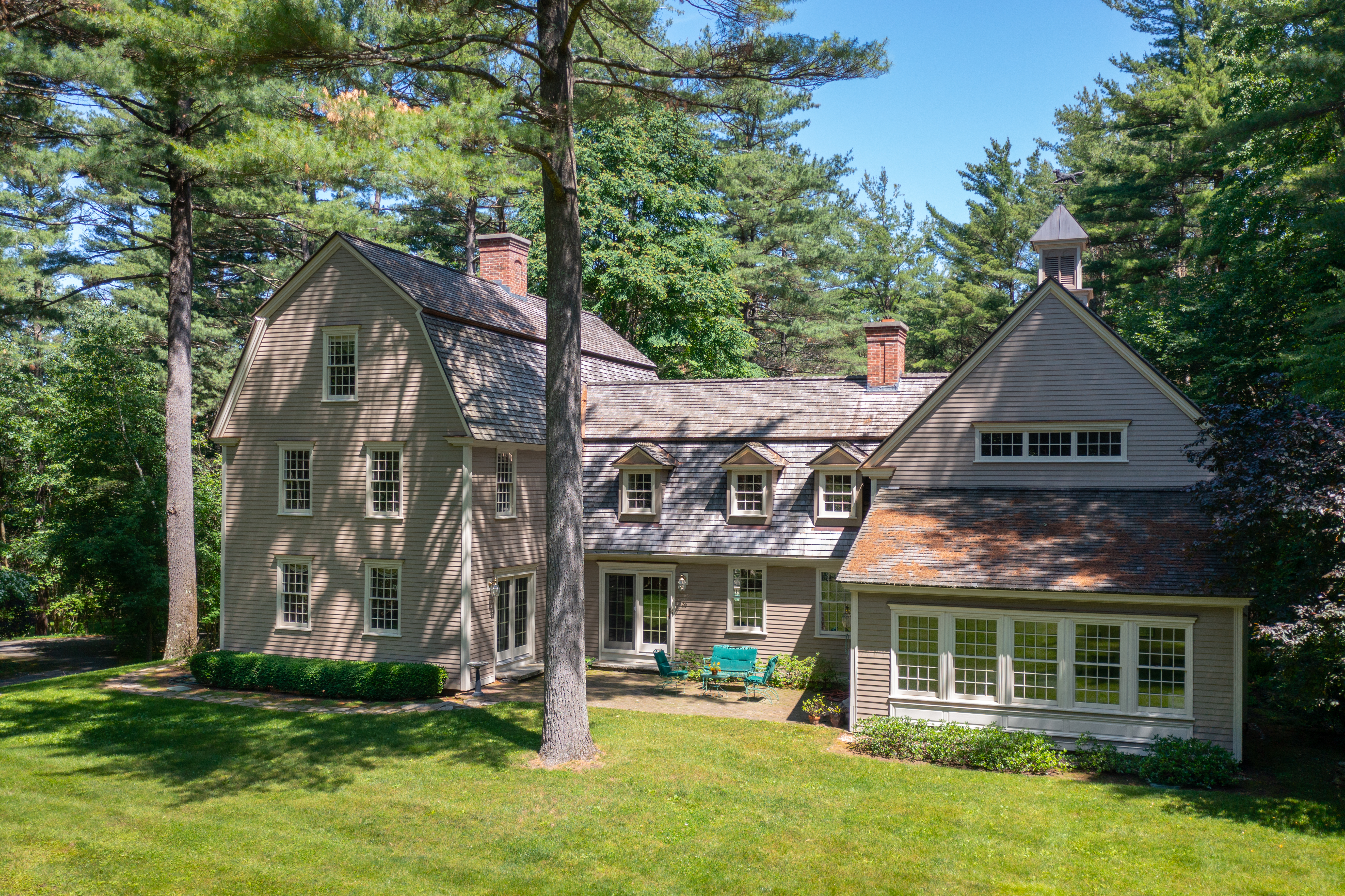 Luxury Timber Frame Antique Reproduction Minutes to Amherst