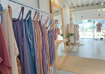 Stylish Clothing Boutique in Town Center Best Location
