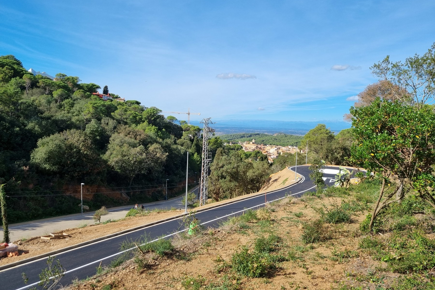 Fantastic south facing plots in the village of Begur