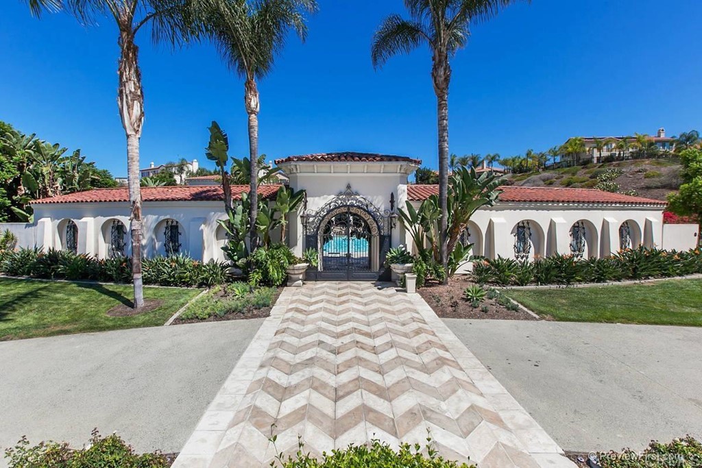 Moonlight Trail Ln, Chula Vista, CA 91915