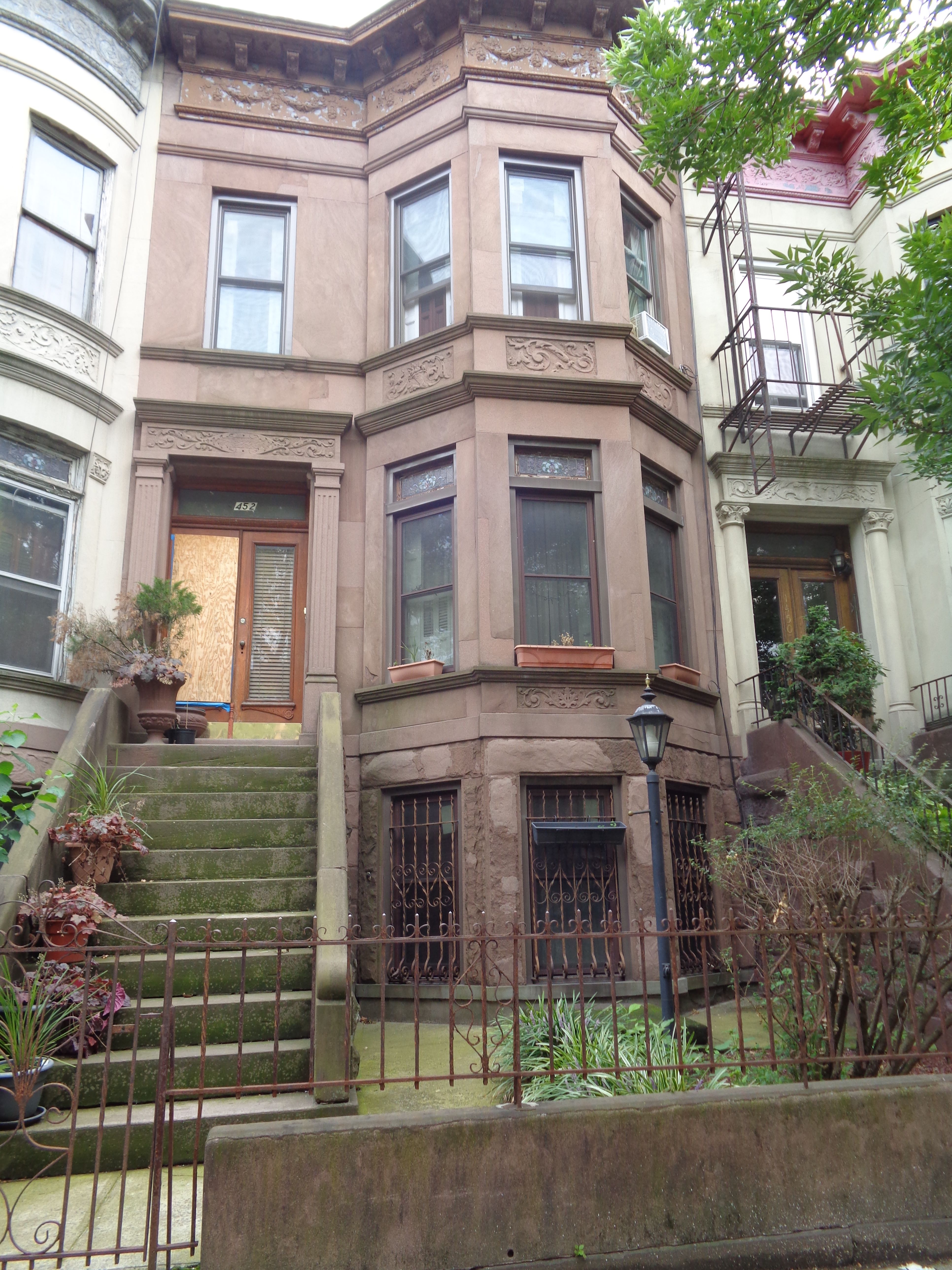 Dean St, Brooklyn, NY 11213