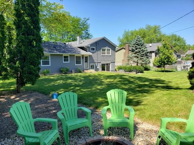 Parkway Dr, Winfield, IL 60190