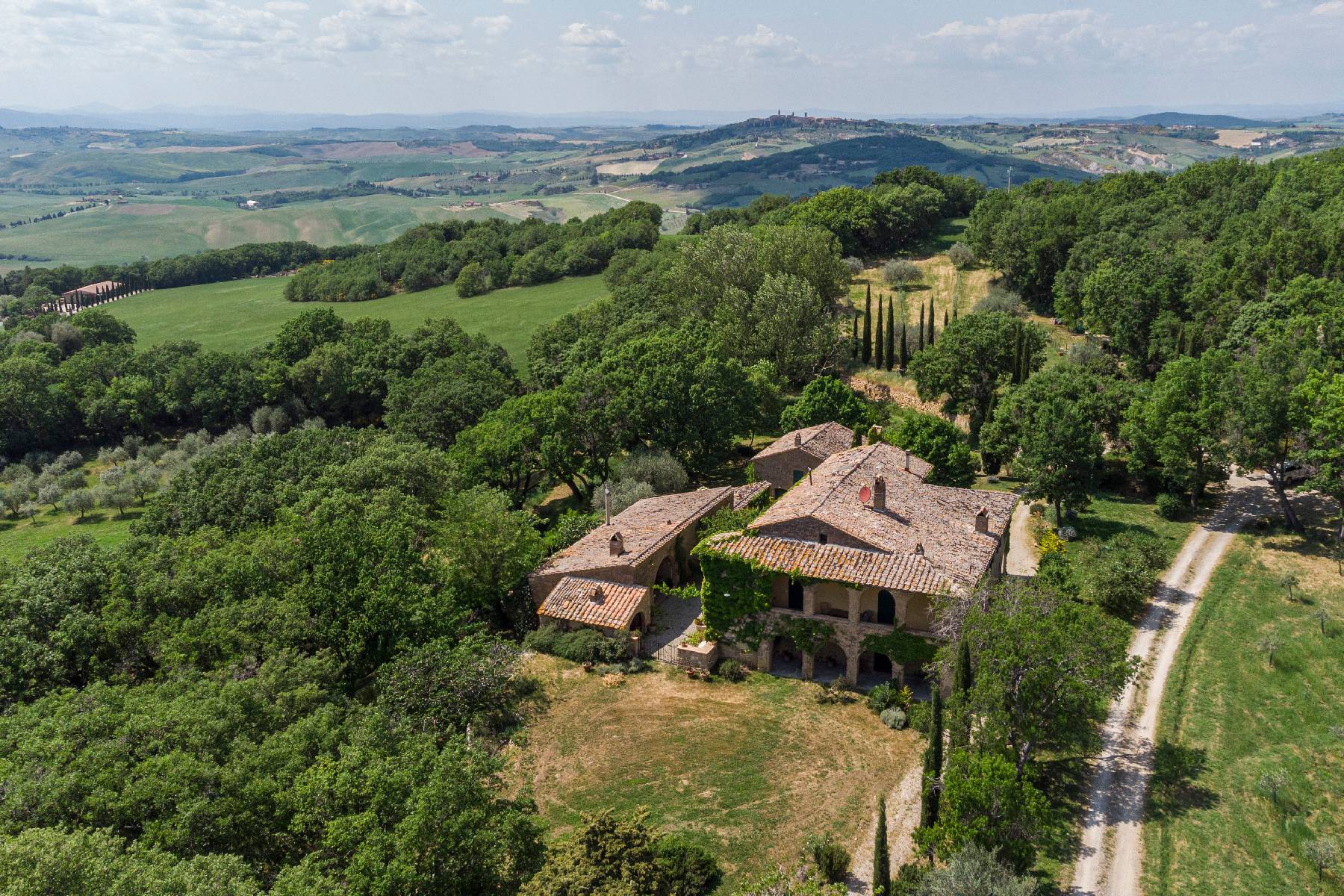 Charming property in Val d'Orcia