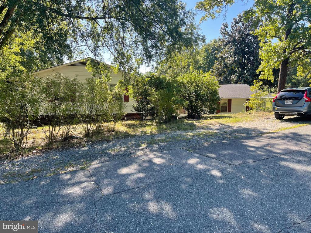 Pawnee Dr, Fredericksburg, VA 22401