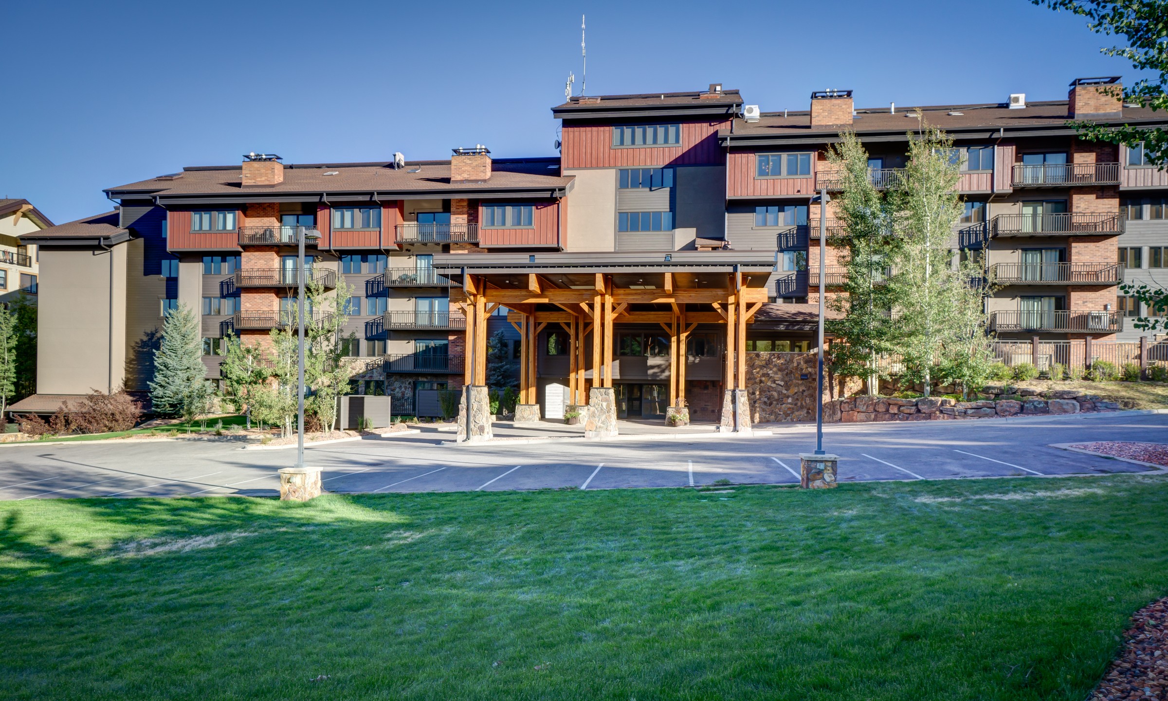 Stunning Slopeside Condo