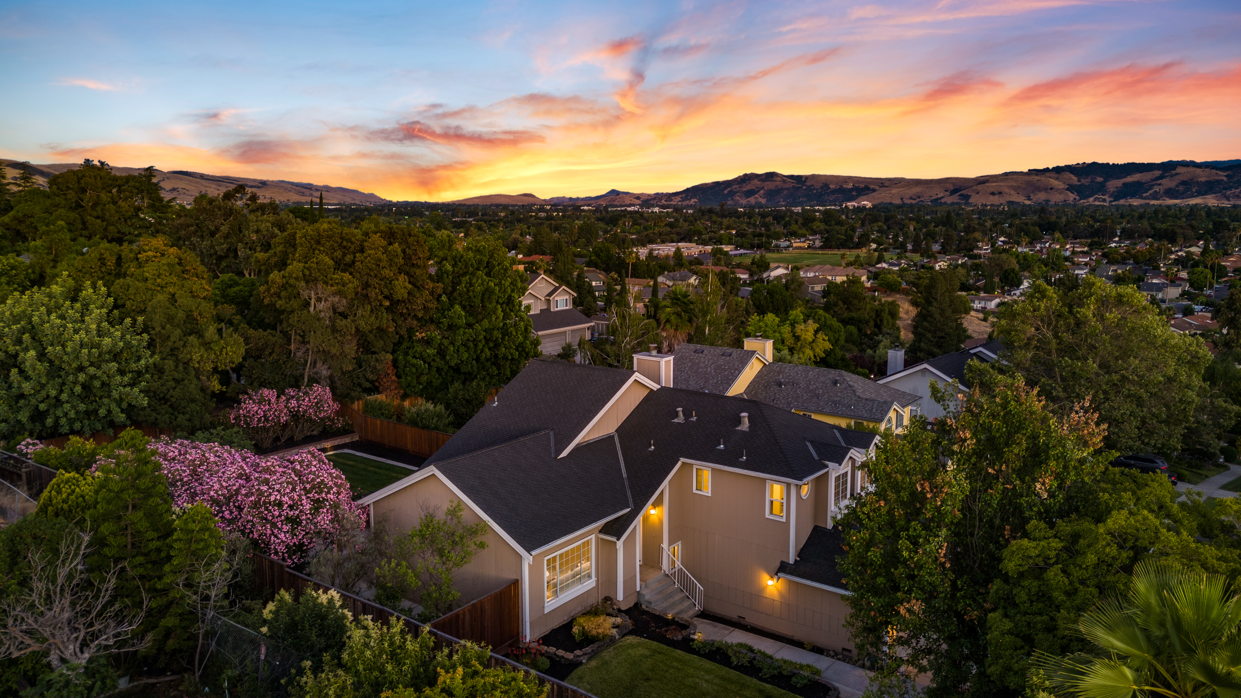 Stunning Home with Mountain Views