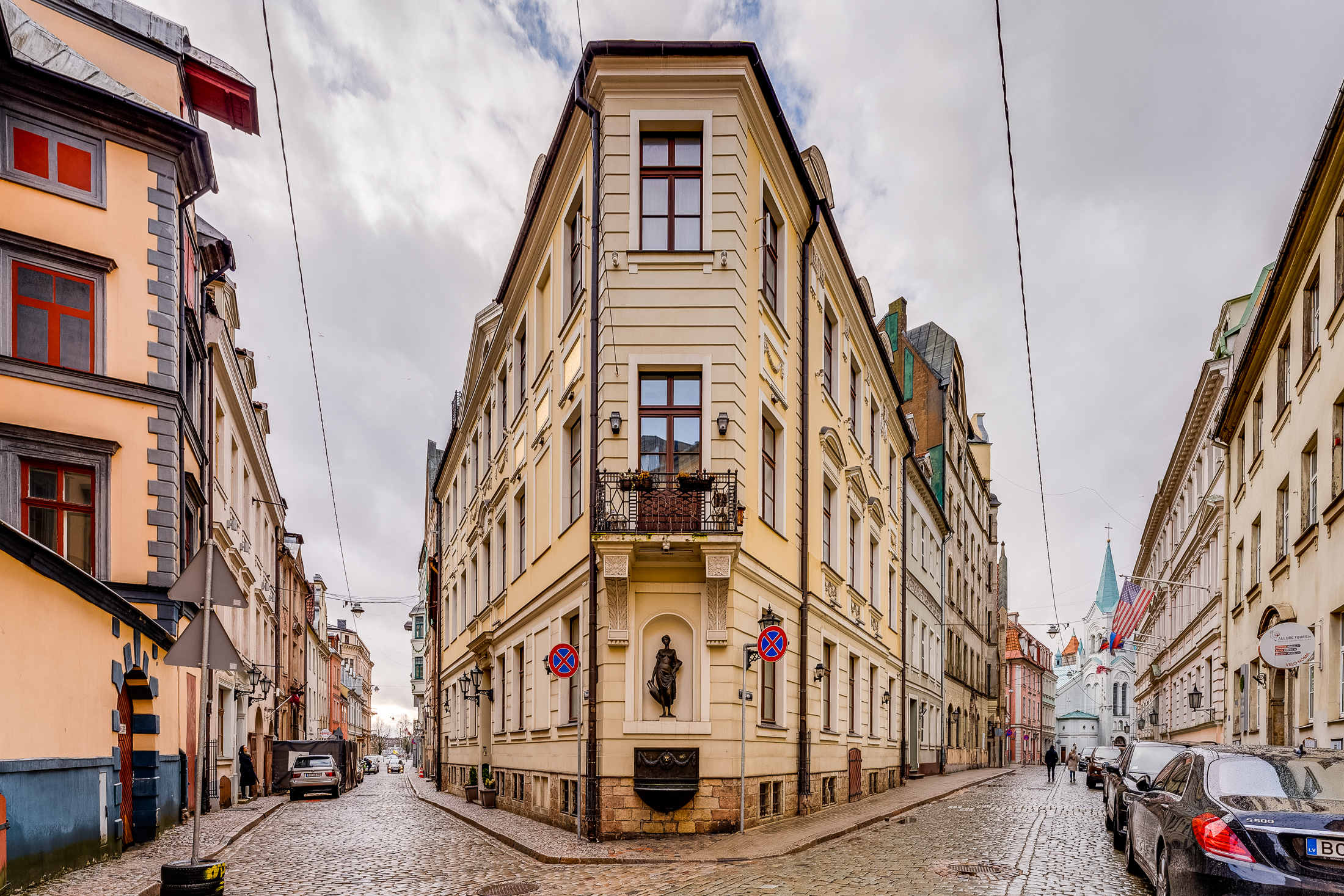 A unique property in the center of the vibrant Old Town