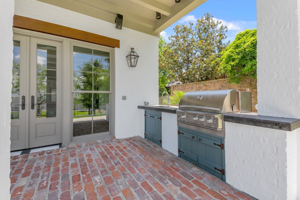 3235 Henderson Bayou Rd, Lake Charles, LA 70605