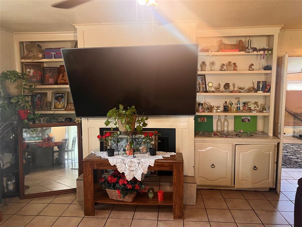 Miriam Ln, Shreveport, LA 71106