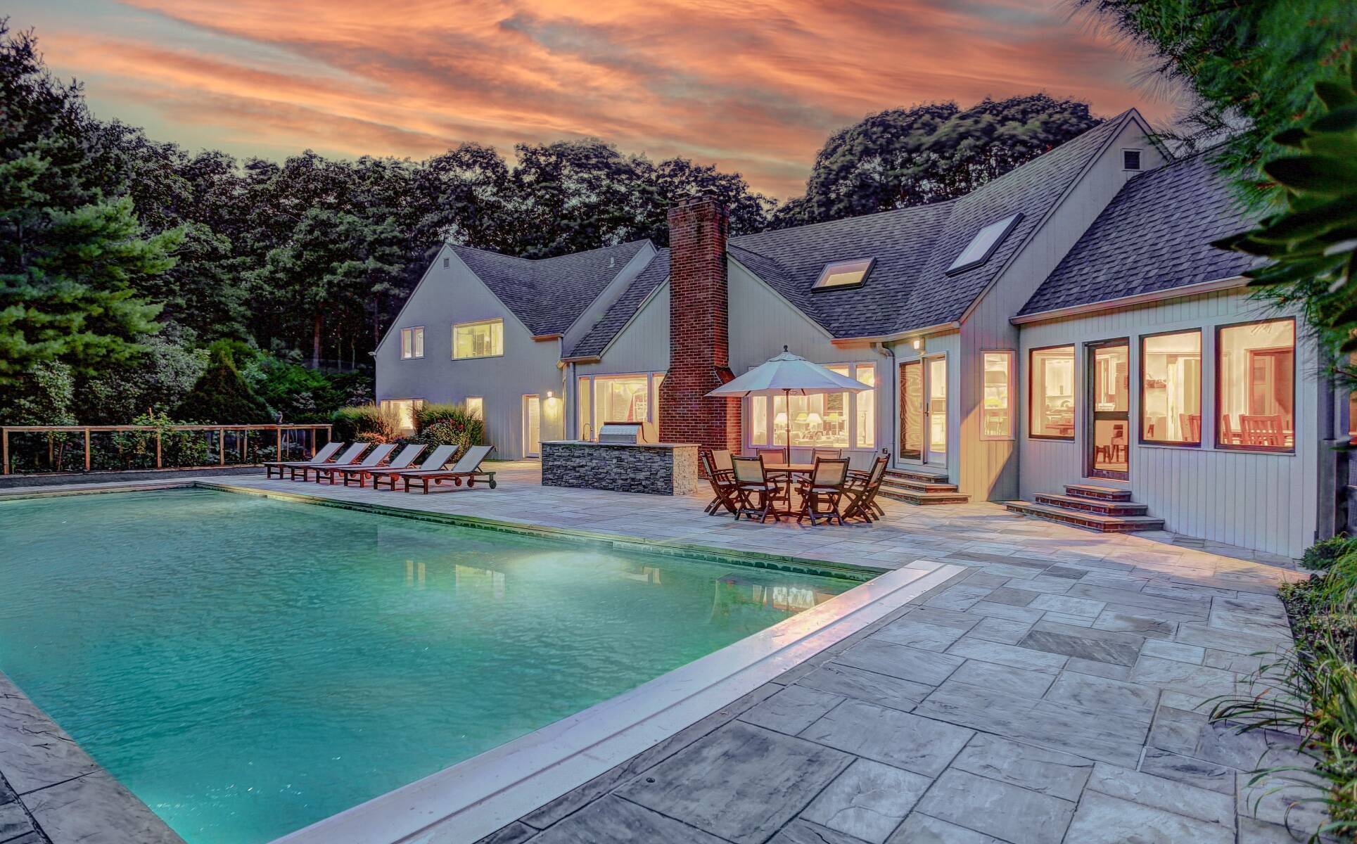 Beautiful Wainscott Contemporary situated on 5 Acres