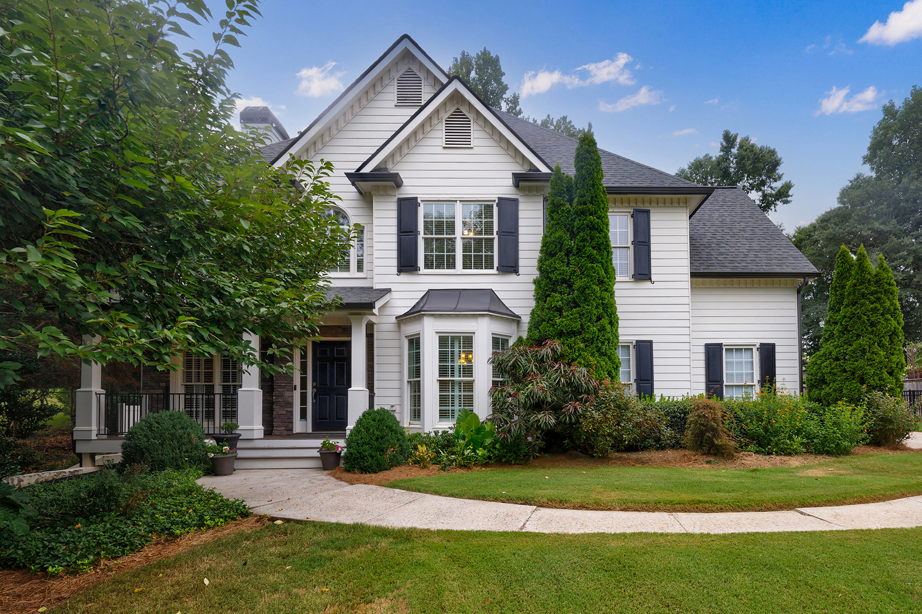 Elegant Craftsman-style Home in Oak Hill Estates