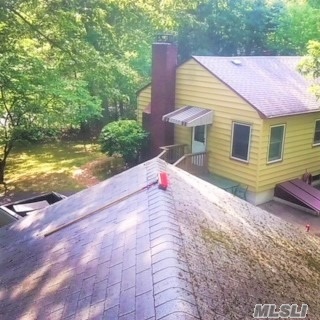 Oakwood Dr, Wading River, NY 11792