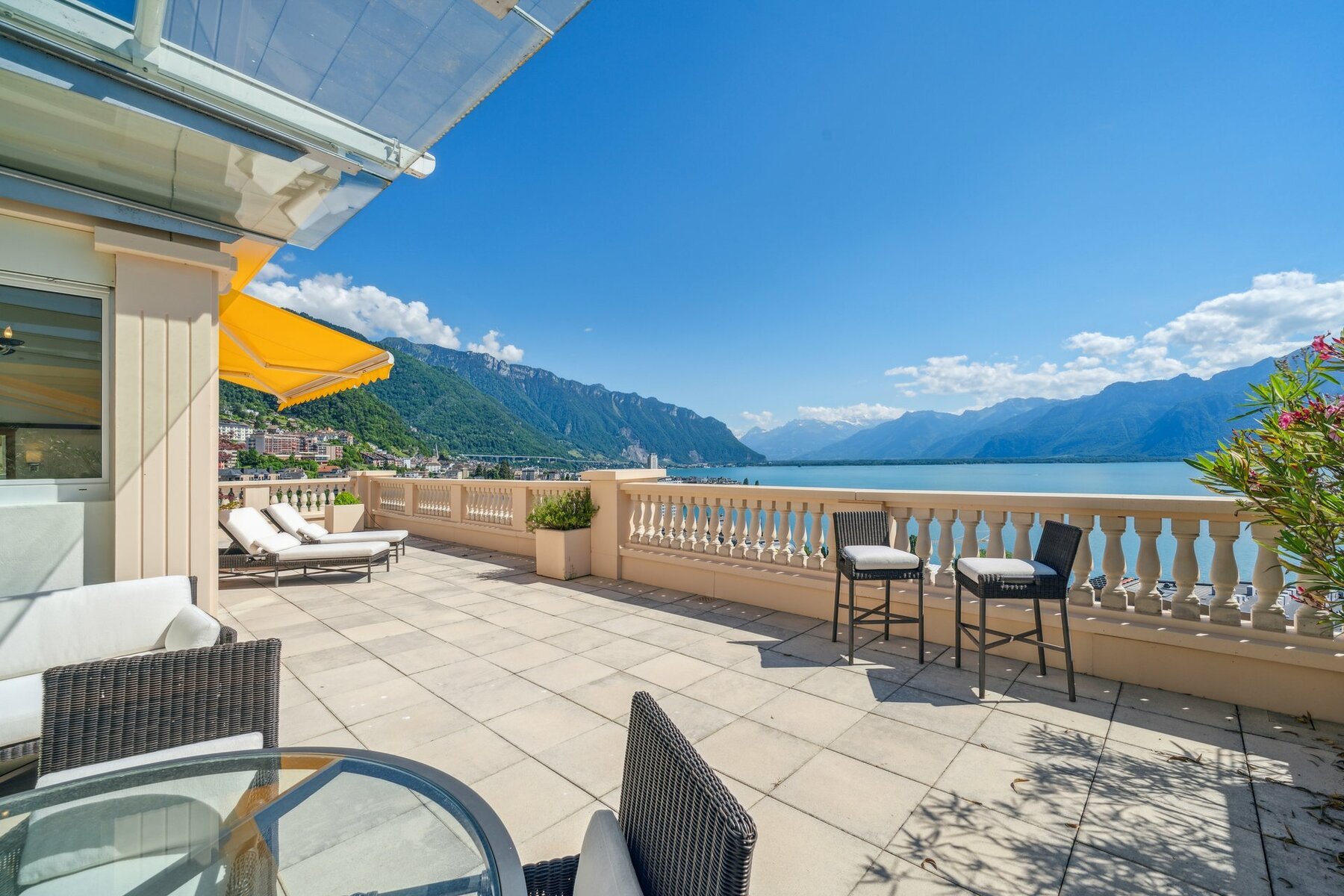 Exclusive Sotheby's  Luxurious penthouse in the centre of Montreux