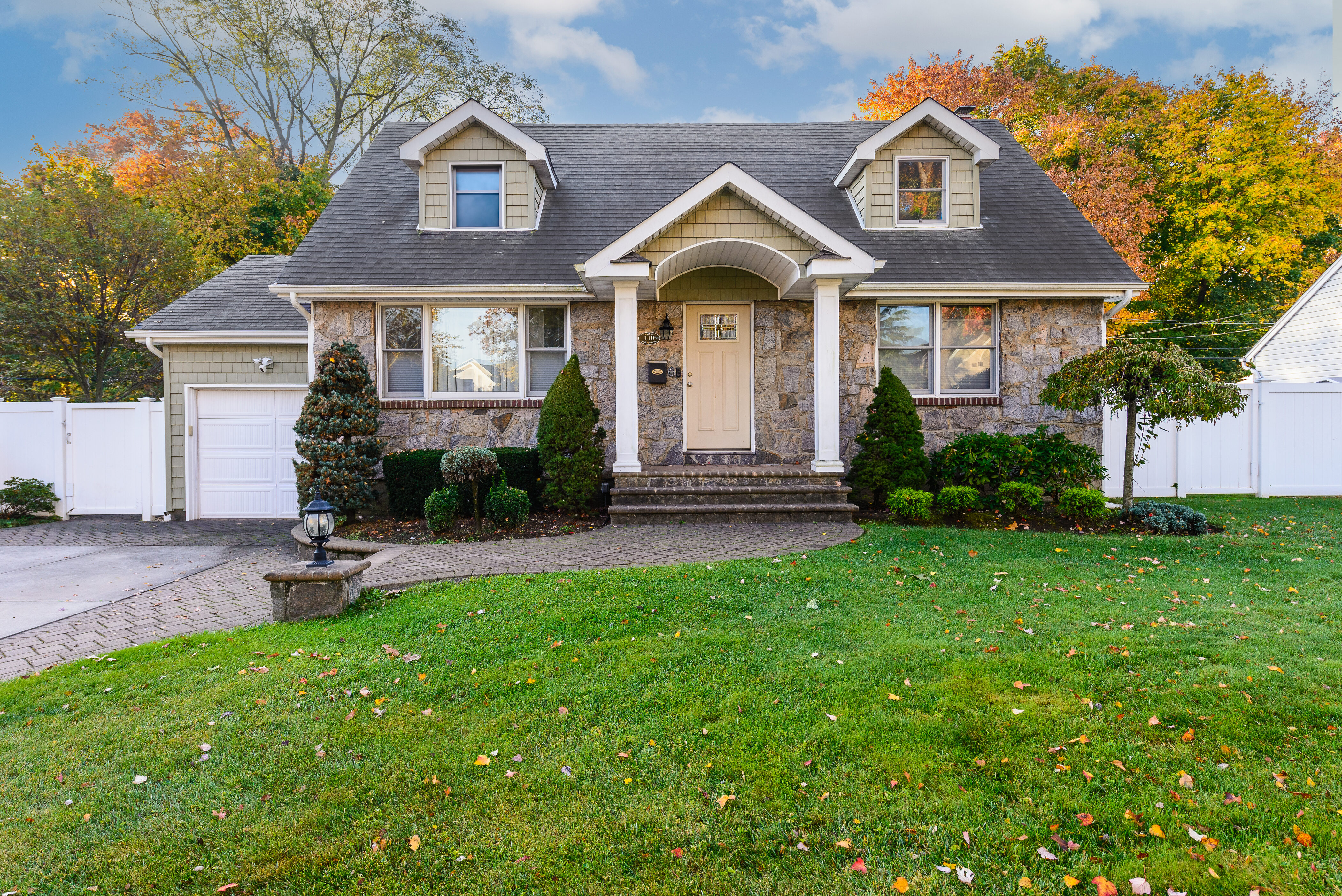 110 Parkway Drive,Westbury, NY, 11590