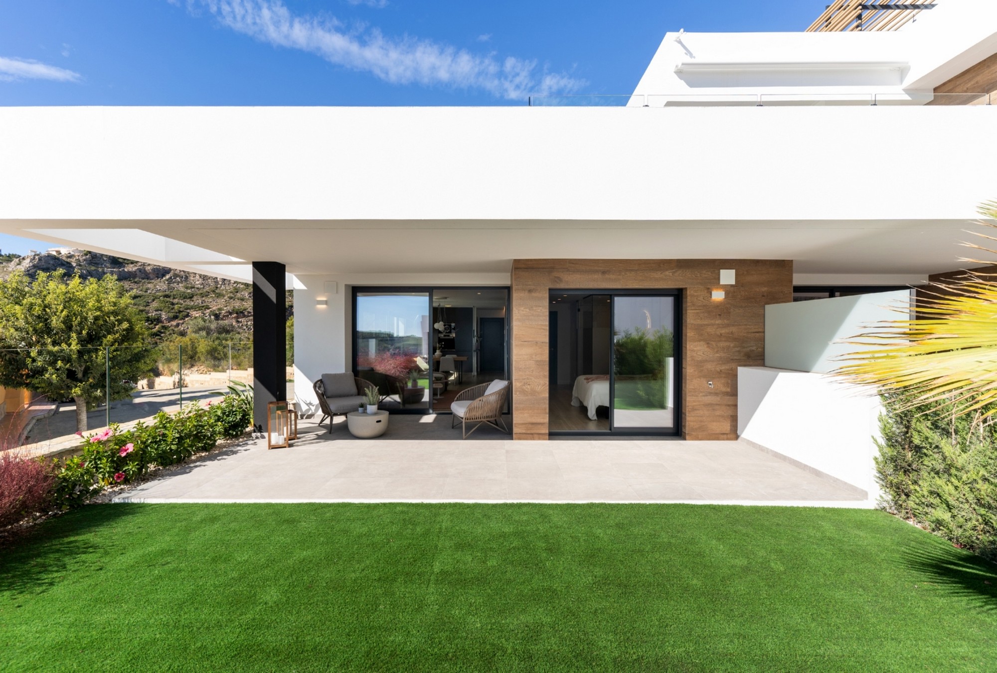 Exclusive luxury duplex with garden in Cumbre del Sol