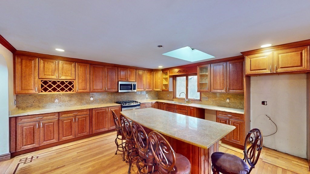 680 Blue Hill Ave, Milton, MA 02186