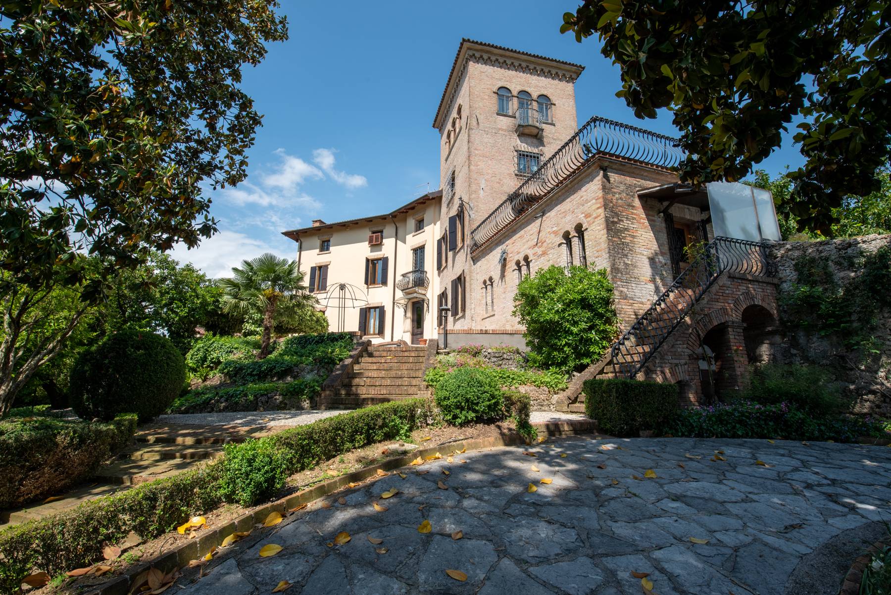 Charming castle on the Venetian hills