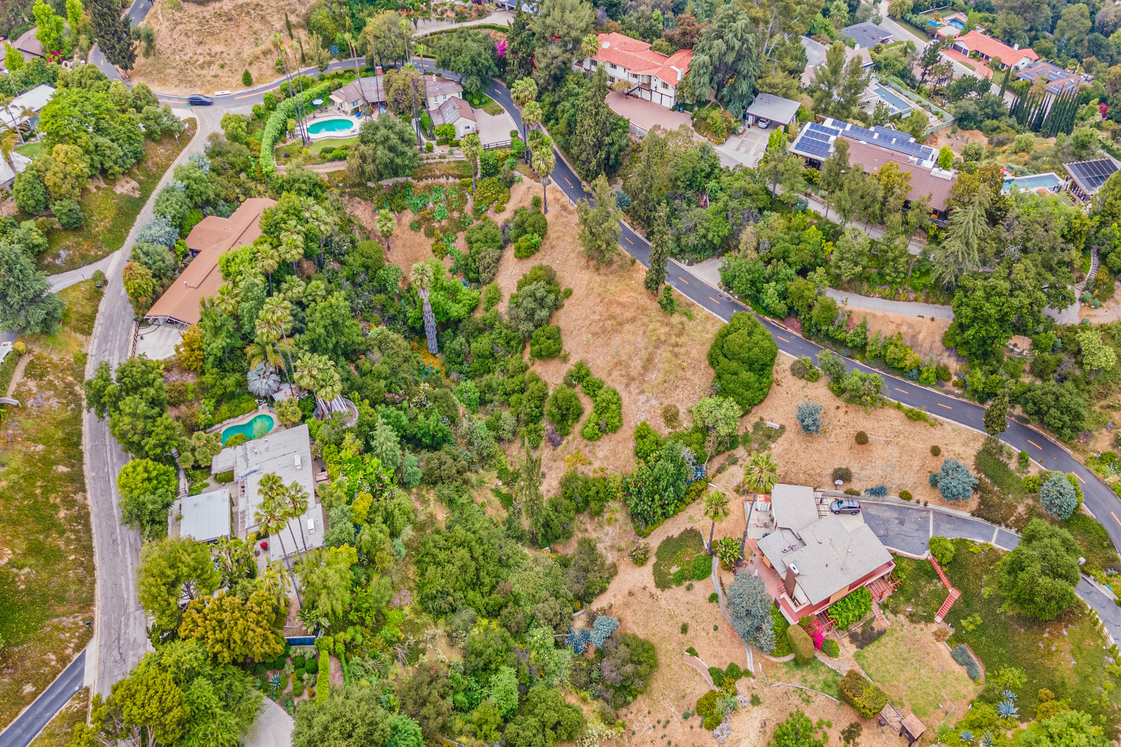 Glen Oaks Boulevard - Vacant Land