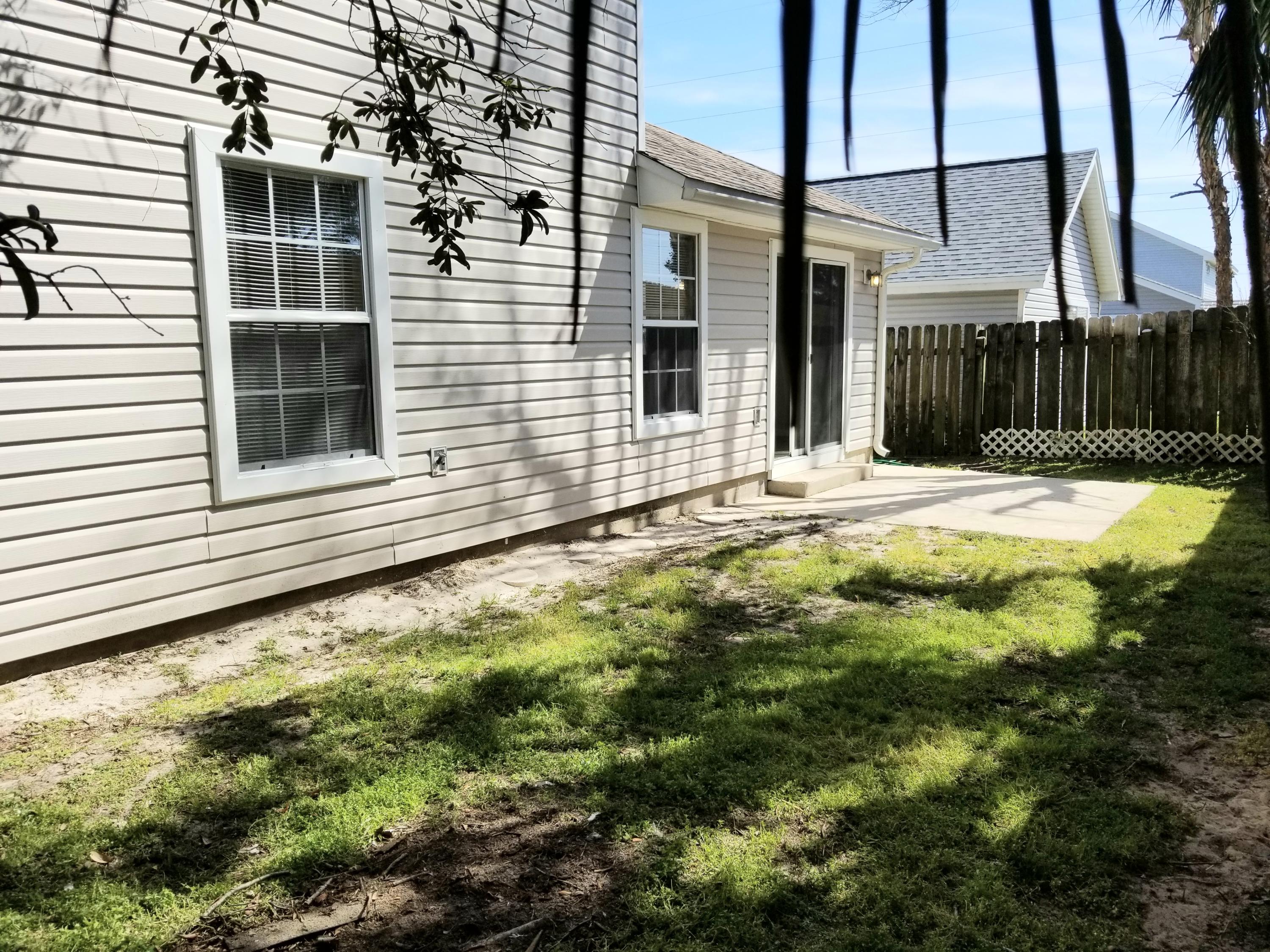 Rue Dianne , Mary Esther, FL 32569