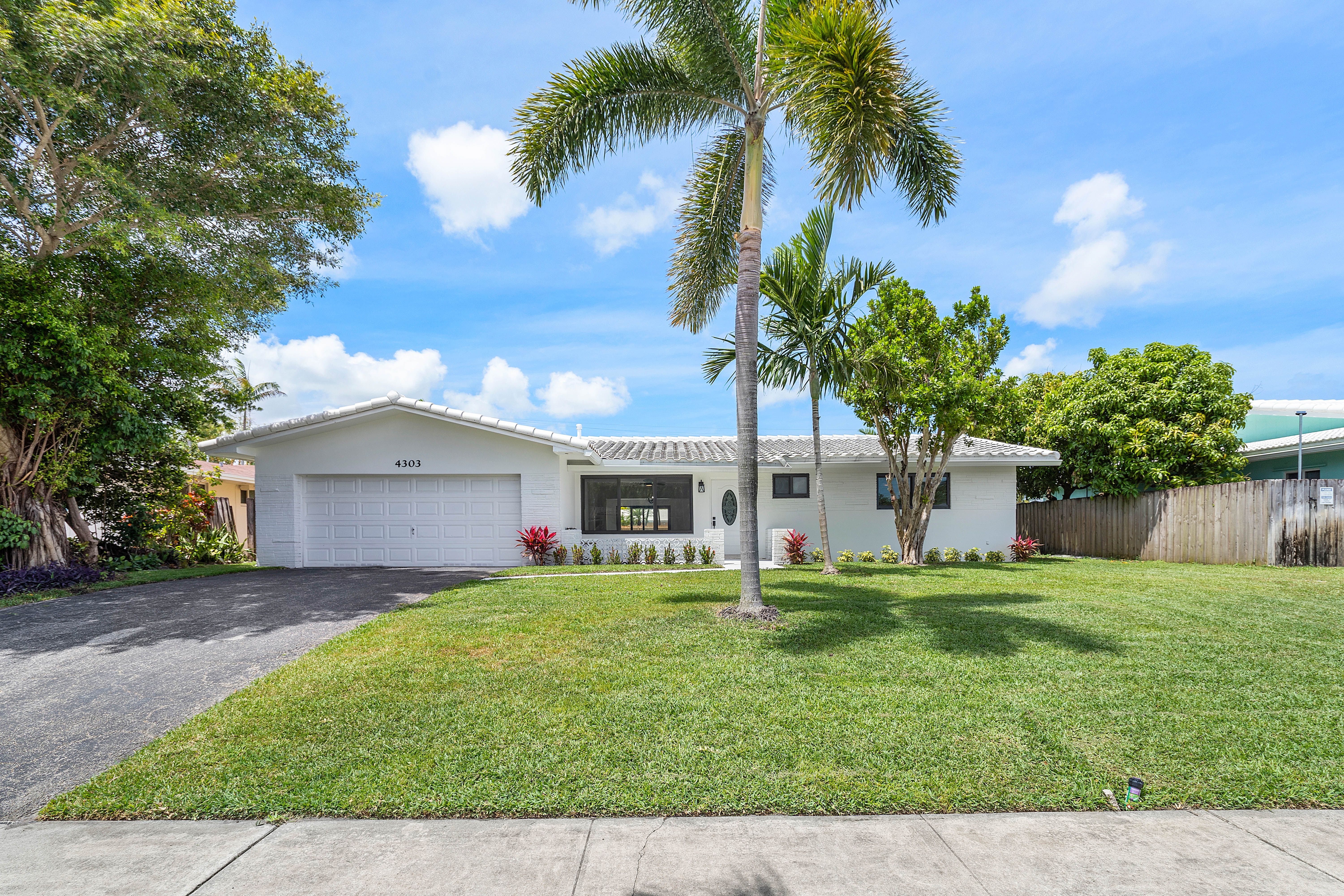 4303 Buchanan St, Hollywood, FL