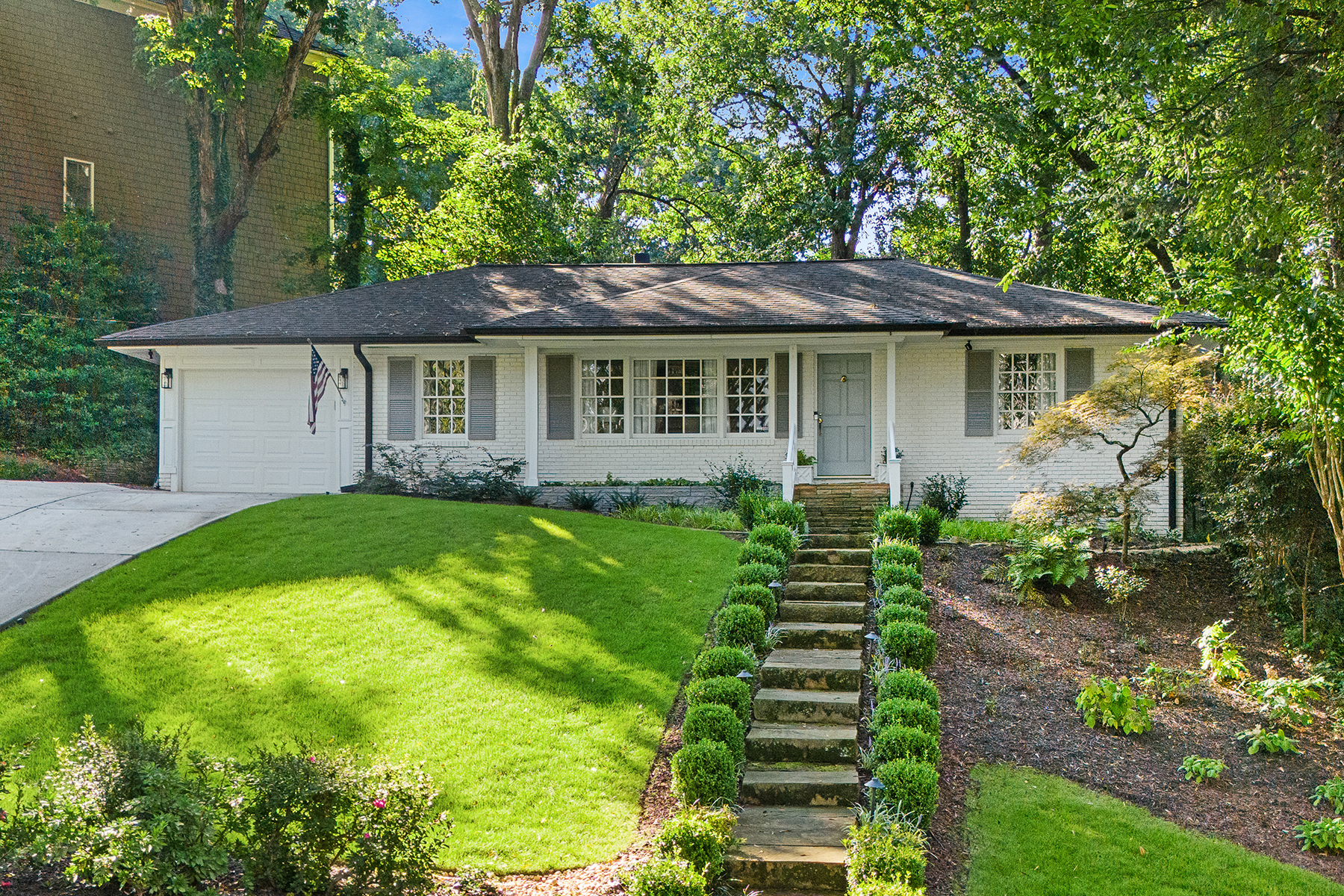 Charming Ranch-Style Retreat In The Heart Of North Buckhead