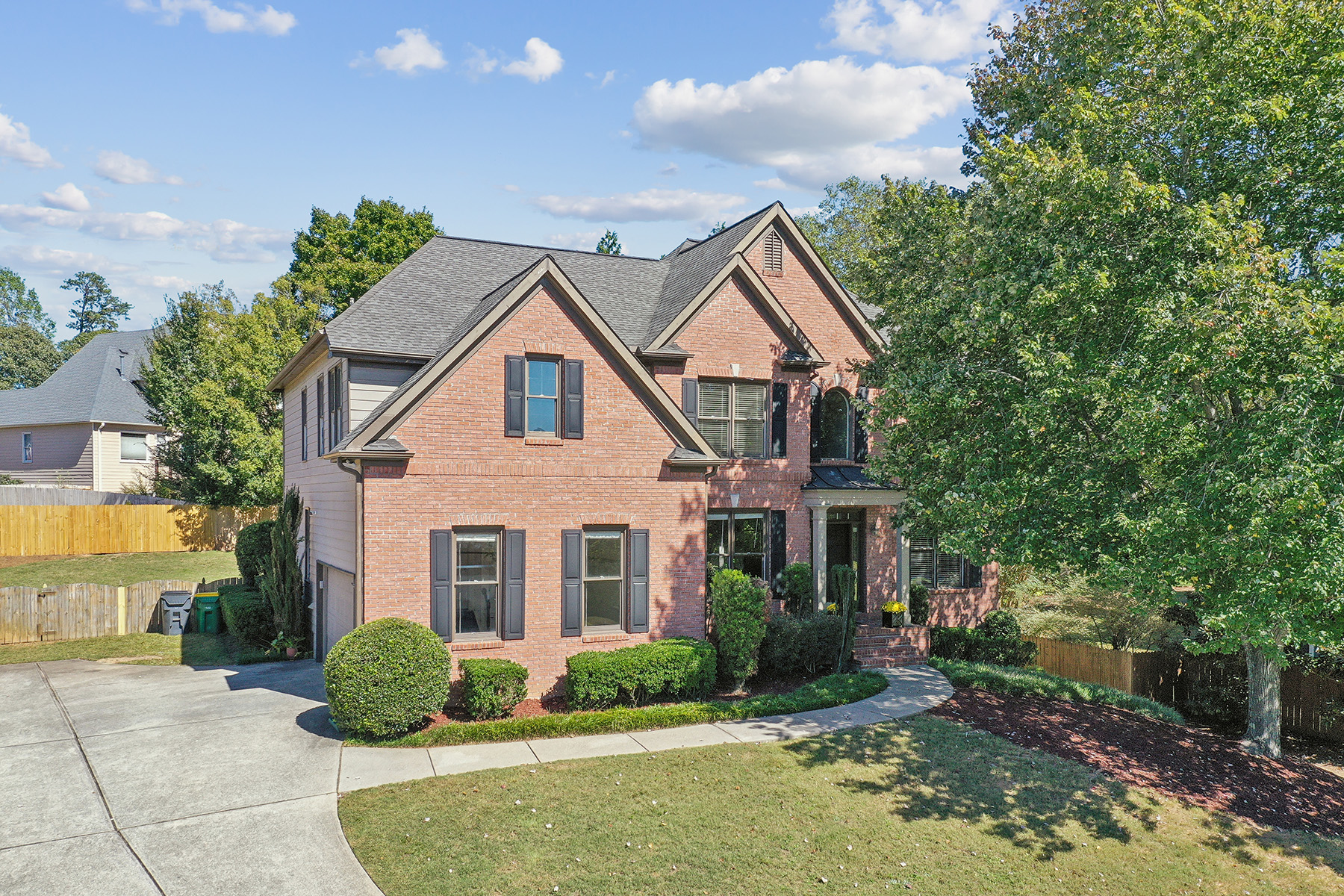 Beautiful Five Bedroom Residence Home in Desirable North Gwinnett