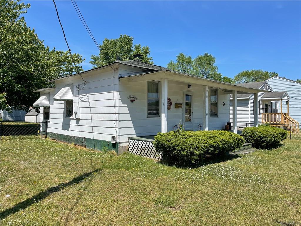 Taswell Ave, Colonial Heights, VA 23834