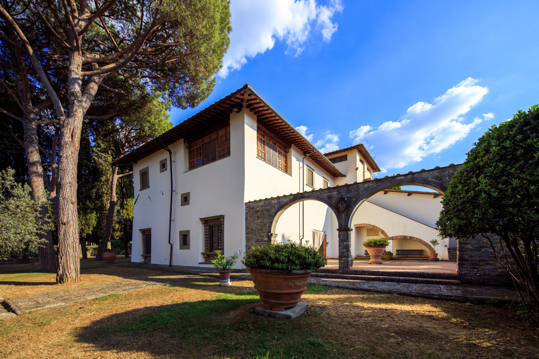 Historic Renaissance Villa with Private Hamlet