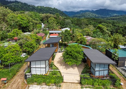 Modern Tropical Villas walking distance to Uvita Town