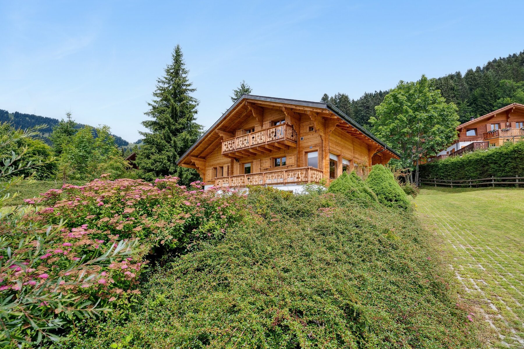 Chalet la Fontaine: Immediately available