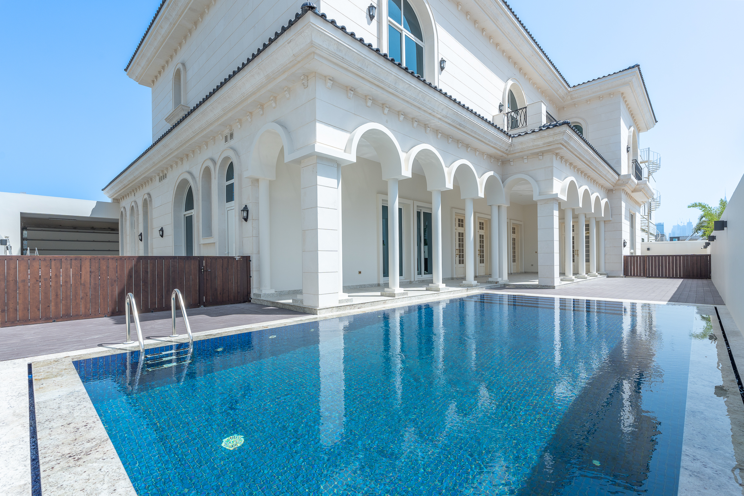 Luxury villa in Al Wasl