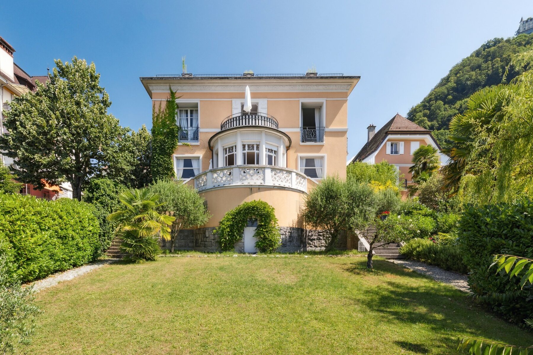 Exclusive Historic villa with exceptional view in Montreux