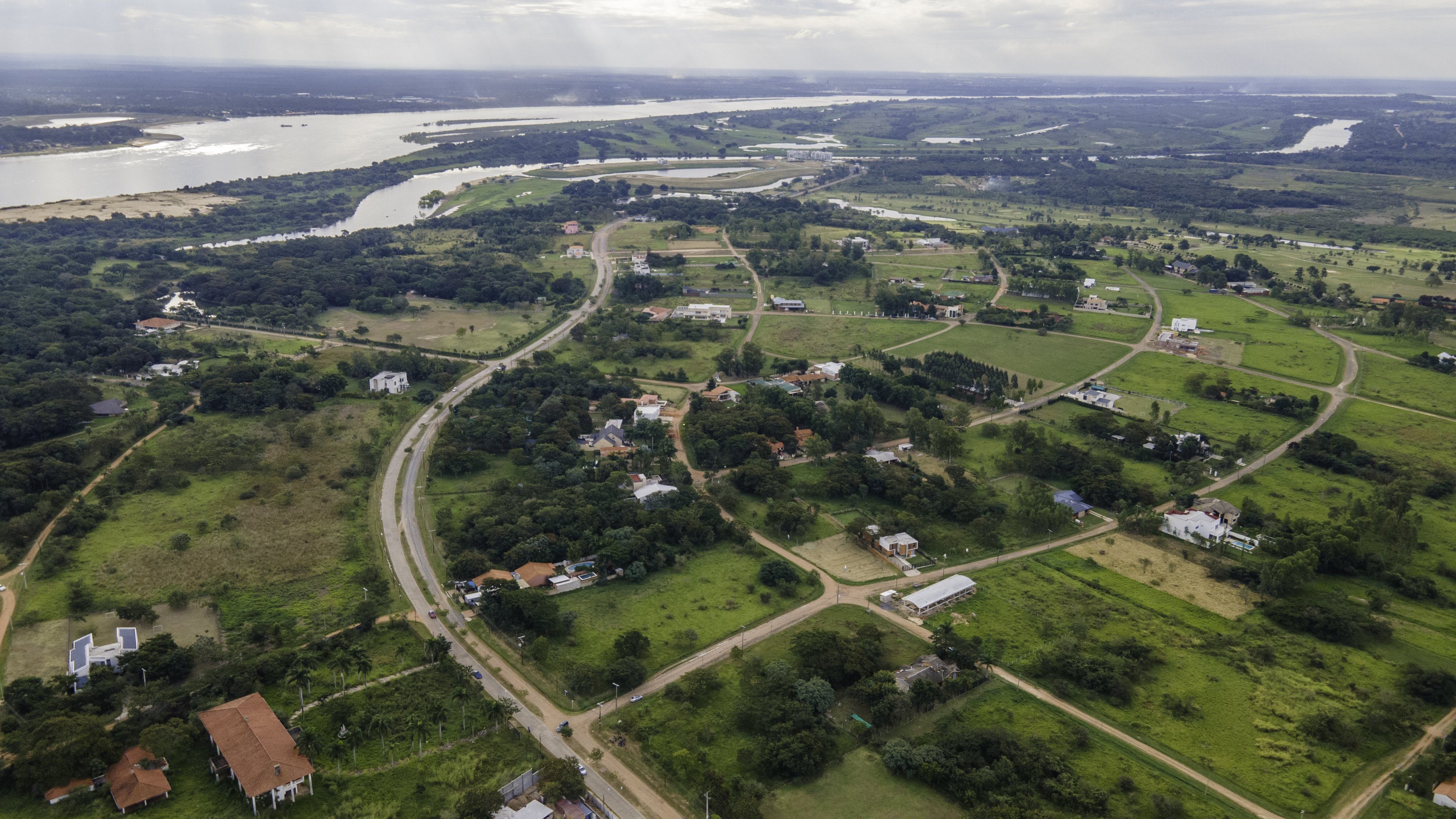 Vast residential lot on Ave. Surubi’i