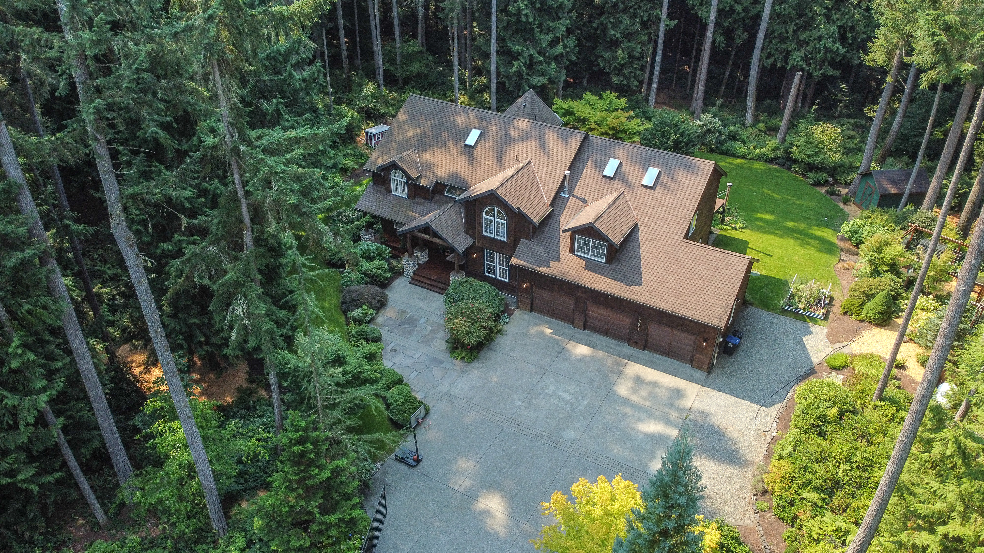 10076 Arrow Point Drive Northeast, Bainbridge Island, WA 98110