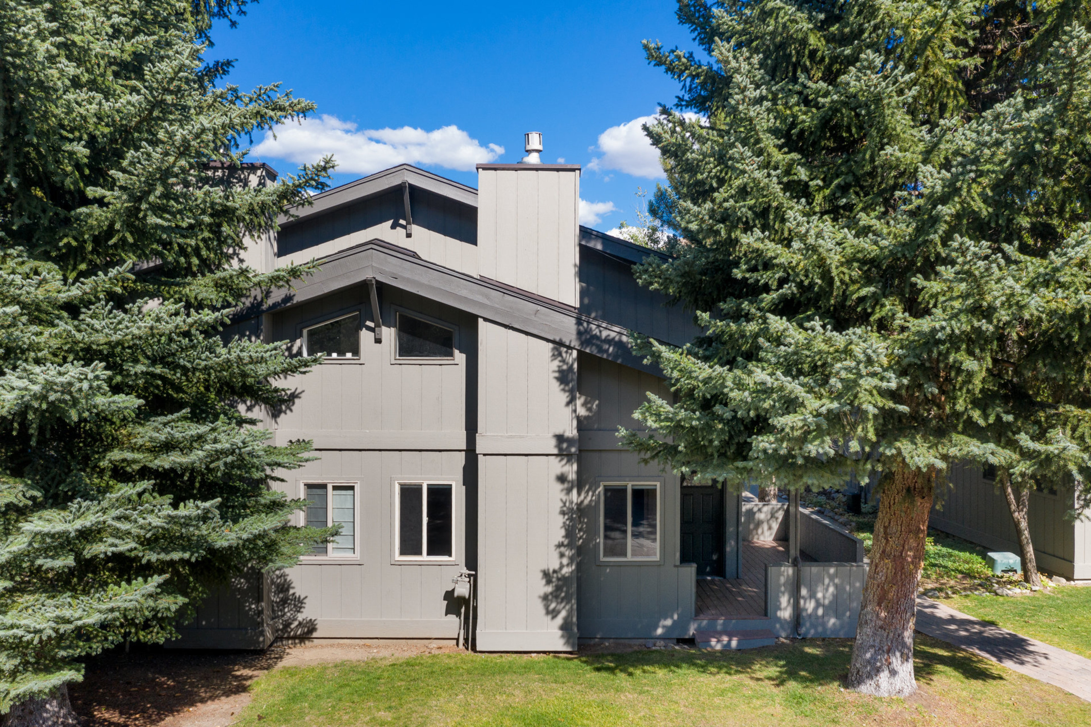 Beautifully Updated 3 Bedroom Condo