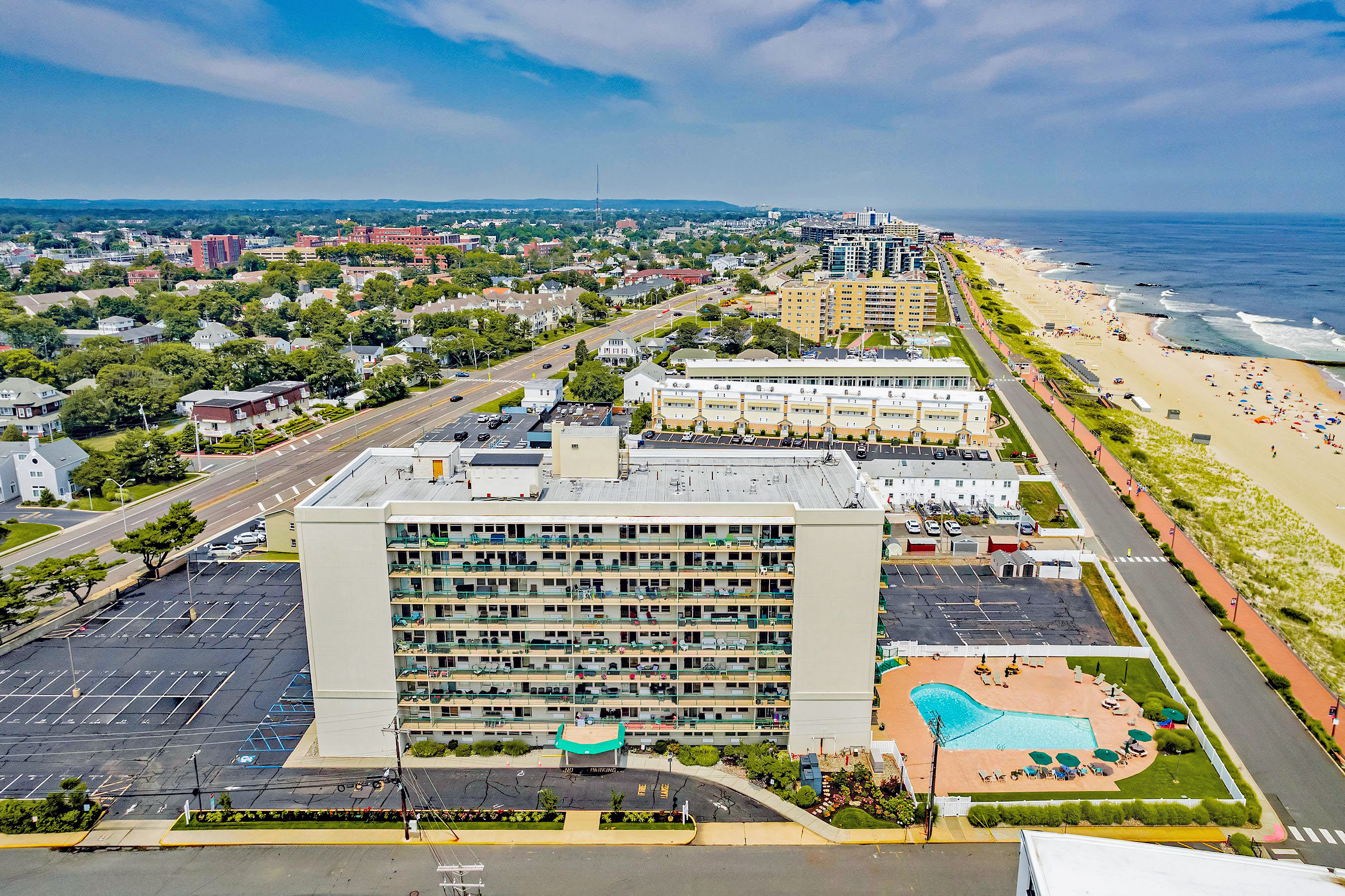 BEACHSIDE LIVING WITH OCEAN VIEWS