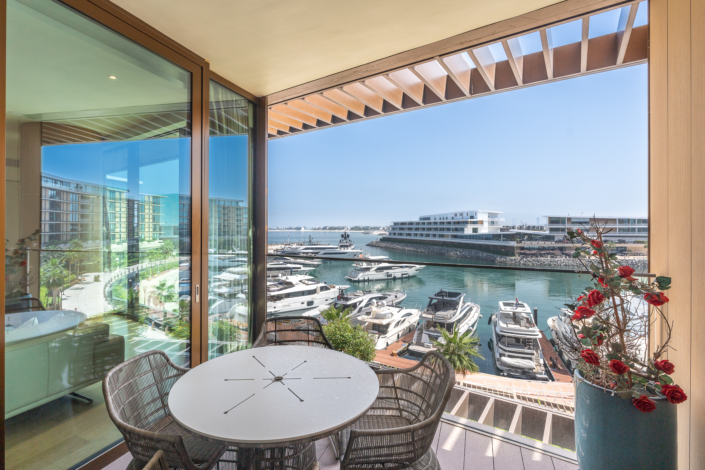 Luxury apartment on Jumeirah Bay Island