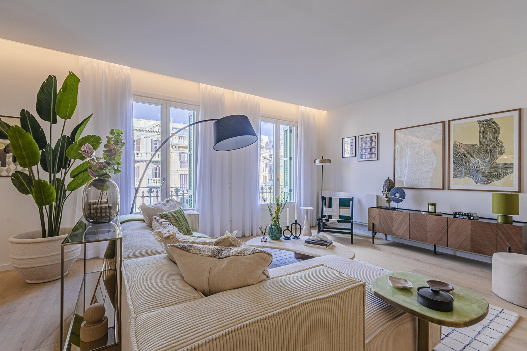 Landmark apartments on Barcelona’s iconic Rambla de Catalunya