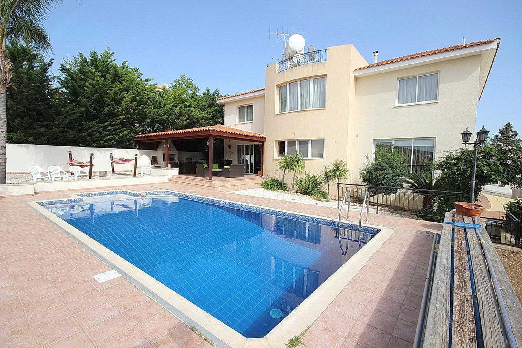 Immaculate Three Bedroom Villa in Cul-de-Sac in Tala, Pafos