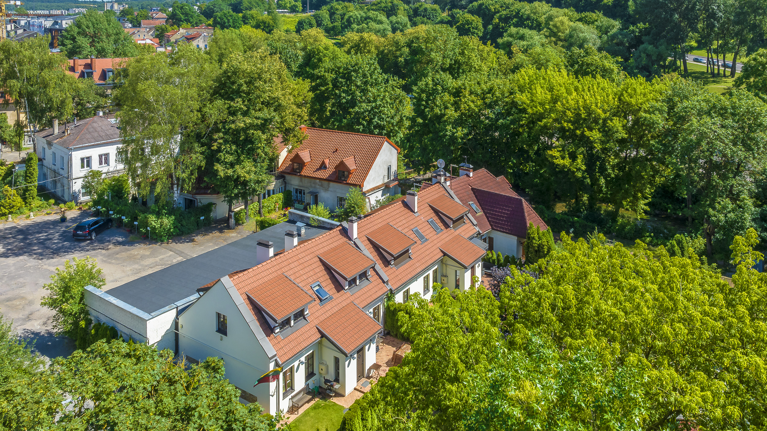 Semi-detached house in Užupis on the bank of the Vilnele river