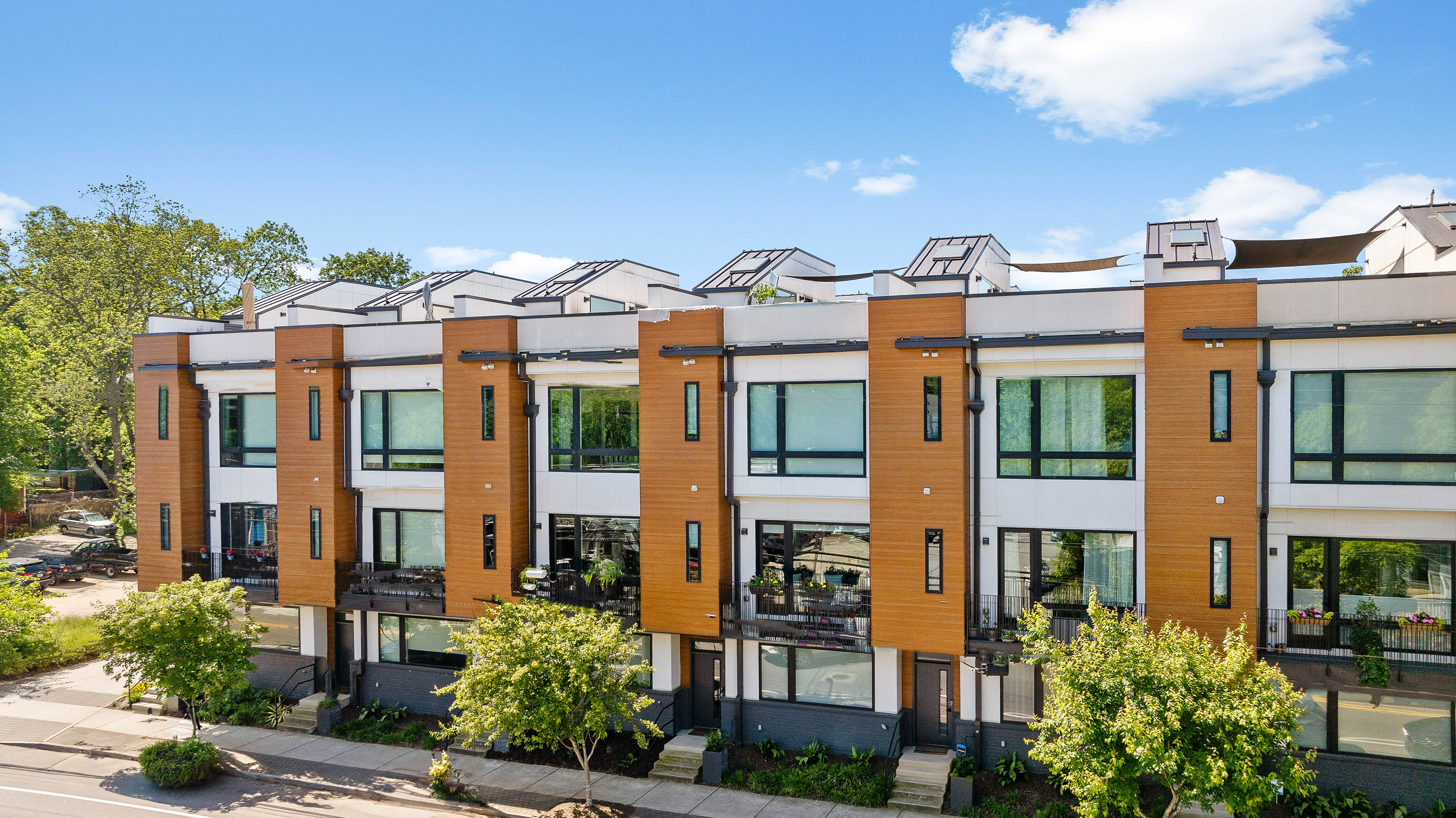 Beautifully Designed Townhome Located In The Heart of East Atlanta Village