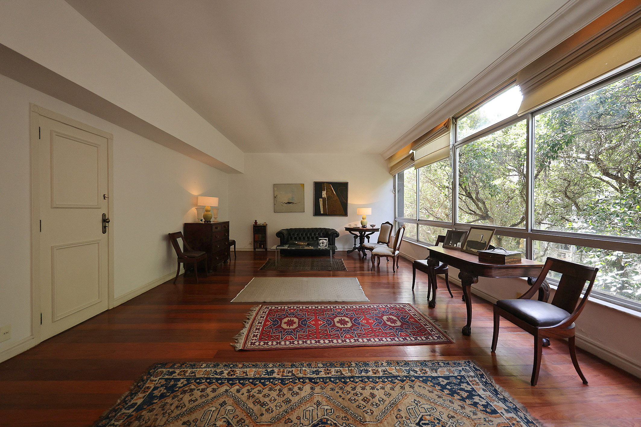 Apartment on a prime street in Ipanema near Nossa Senhora da Paz Square