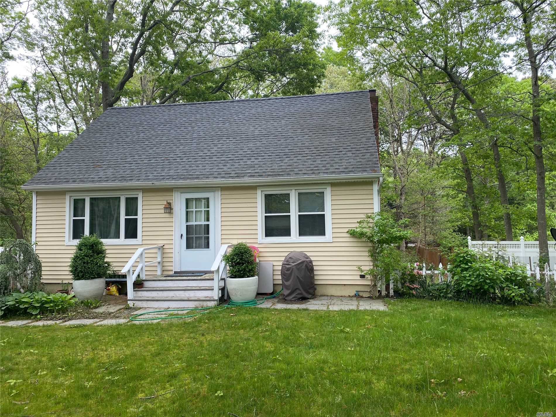 Oak Ave, Riverhead, NY 11901 #1