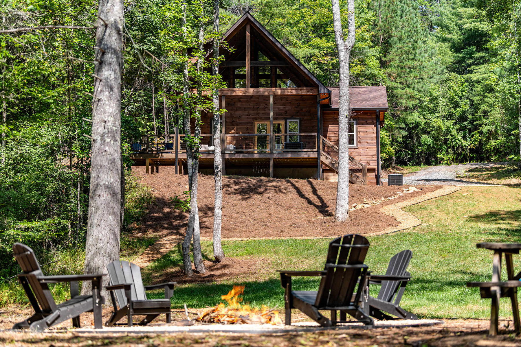 Charming Cabin Retreat With Custom Updates Near Fightingtown Creek