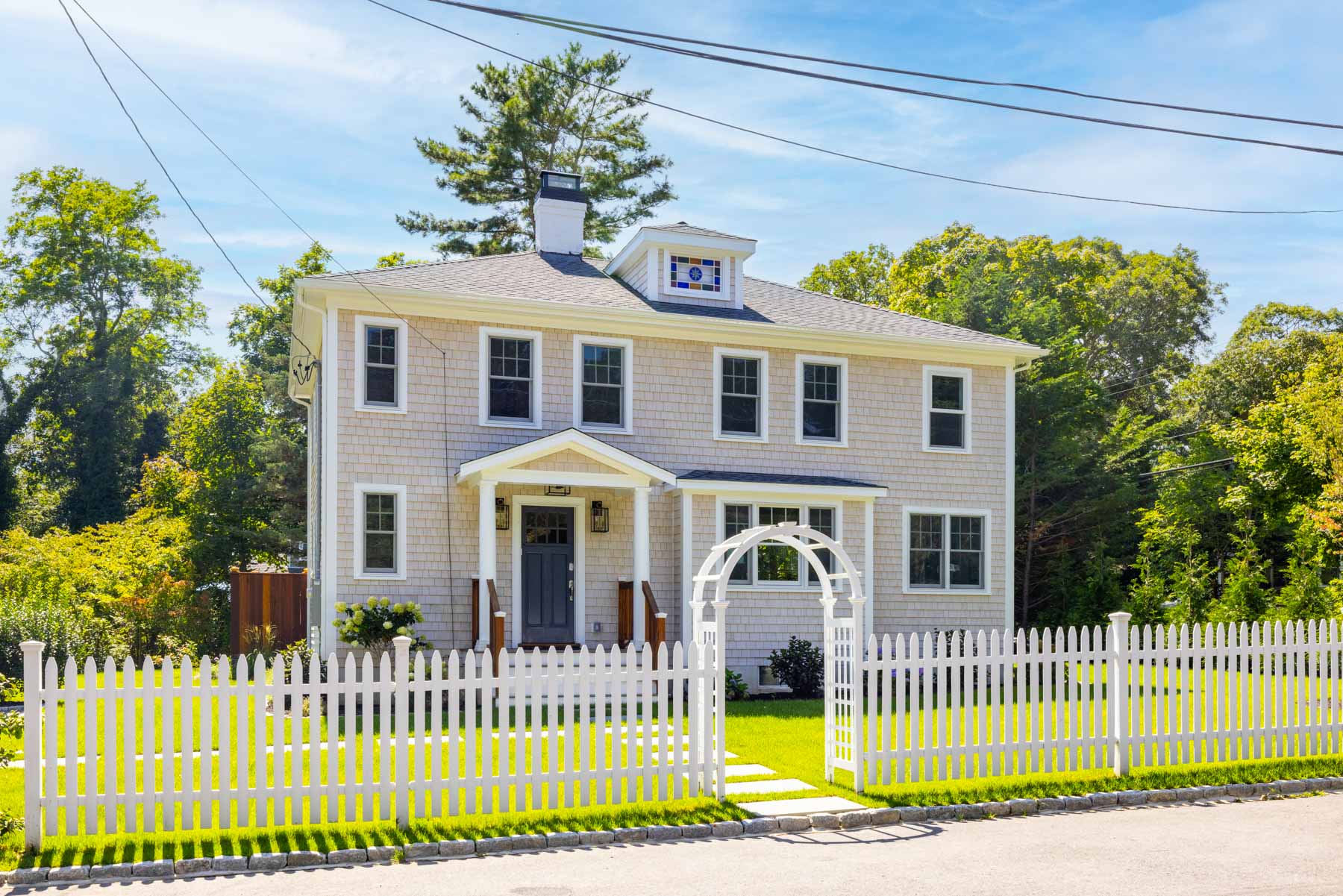 Renovated Vineyard Haven home with access to Vineyard Haven Sound beach