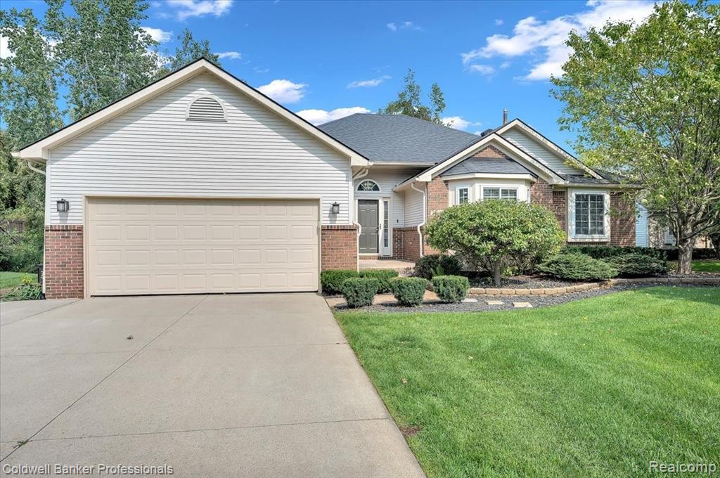 Crestmoor Dr, Oxford, MI 48371 #1
