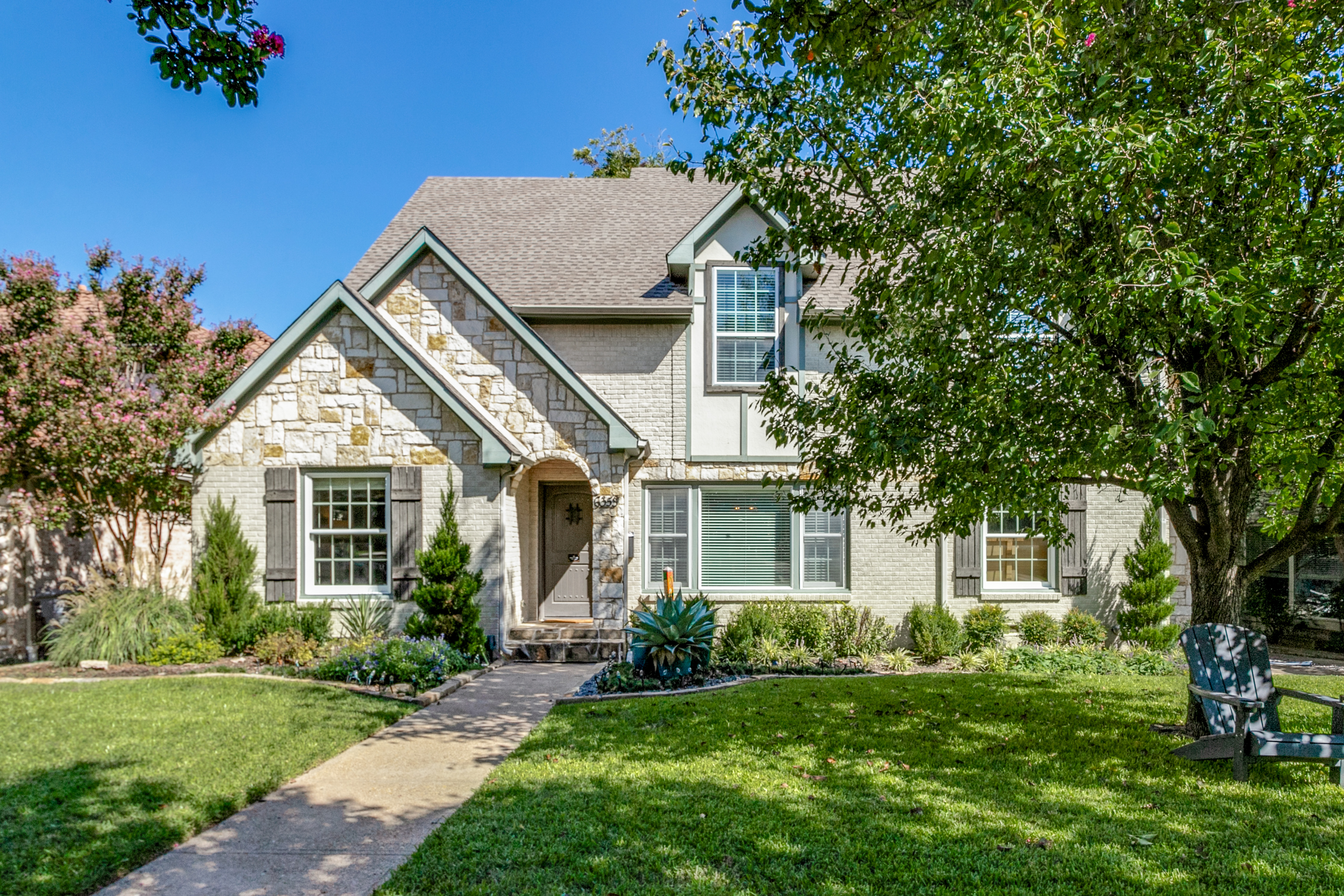 Remodeled 4 Bedroom in Mockingbird Elementary