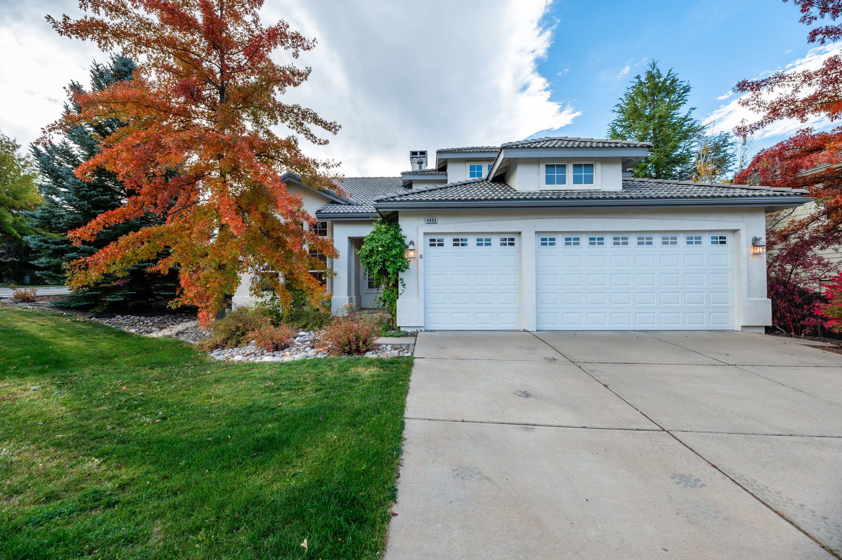 Caughlin Ranch Retreat with Main-Level Primary Suite